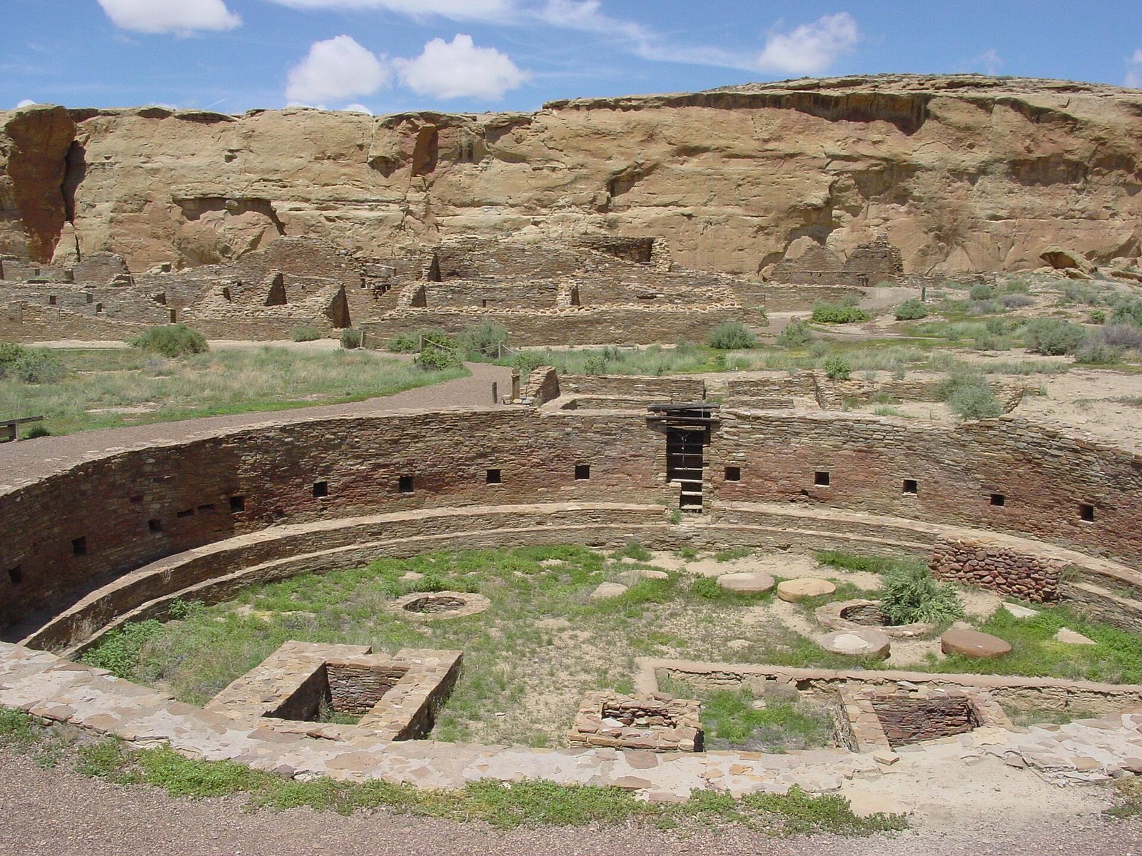 Chaco Canyon flourishes, c. 850